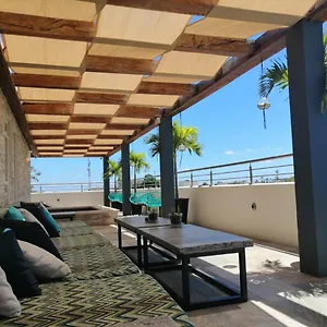 https://azura-boutique-hotel.allrivieramayahotels.com