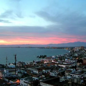 https://suites-la-siesta-puerto-vallarta.hotelspuertovallarta.org